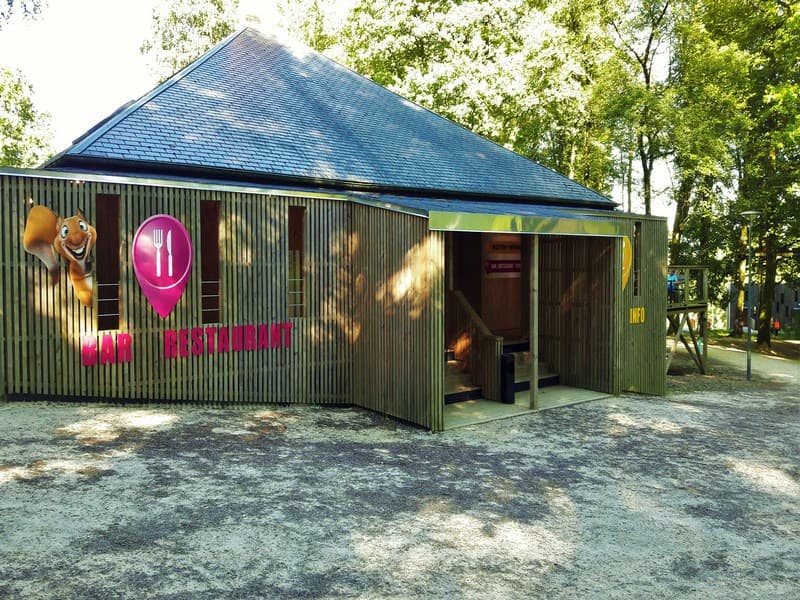 Restaurant de l'étape en forêt