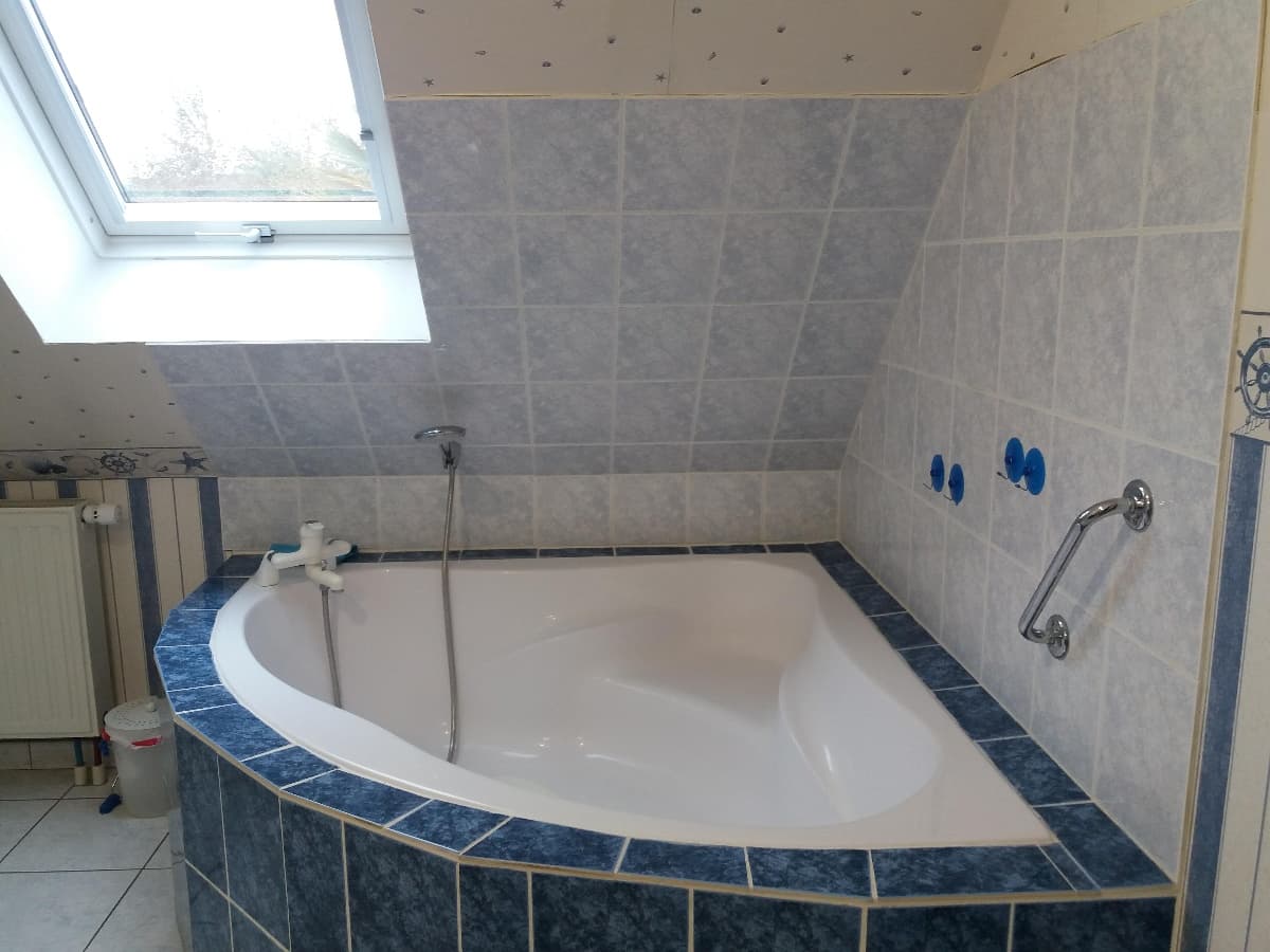Le Nid Douillet, Baignoire d’angle