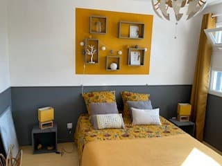 chambre ocre