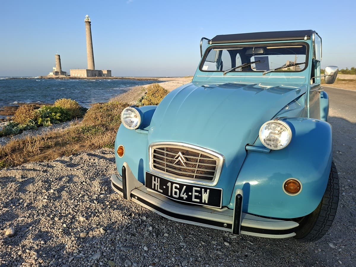 sainte-genevieve-2cv-en-cotentin-0