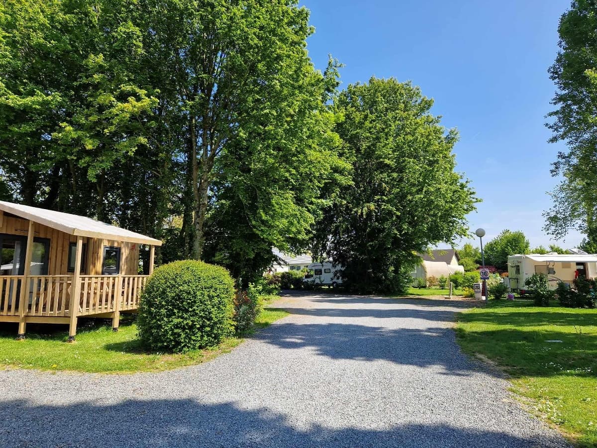 Allée du camping