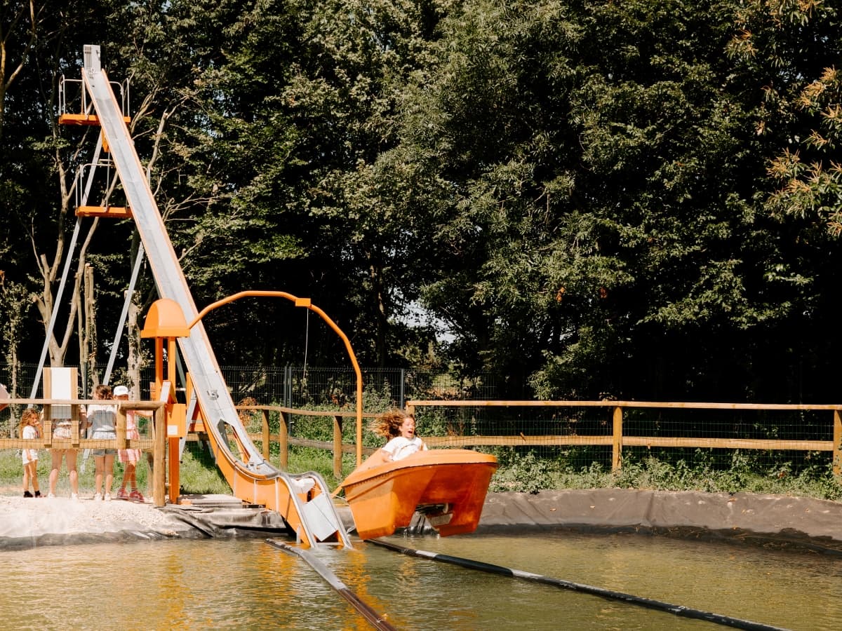 LES BATEAUX NAUTICS