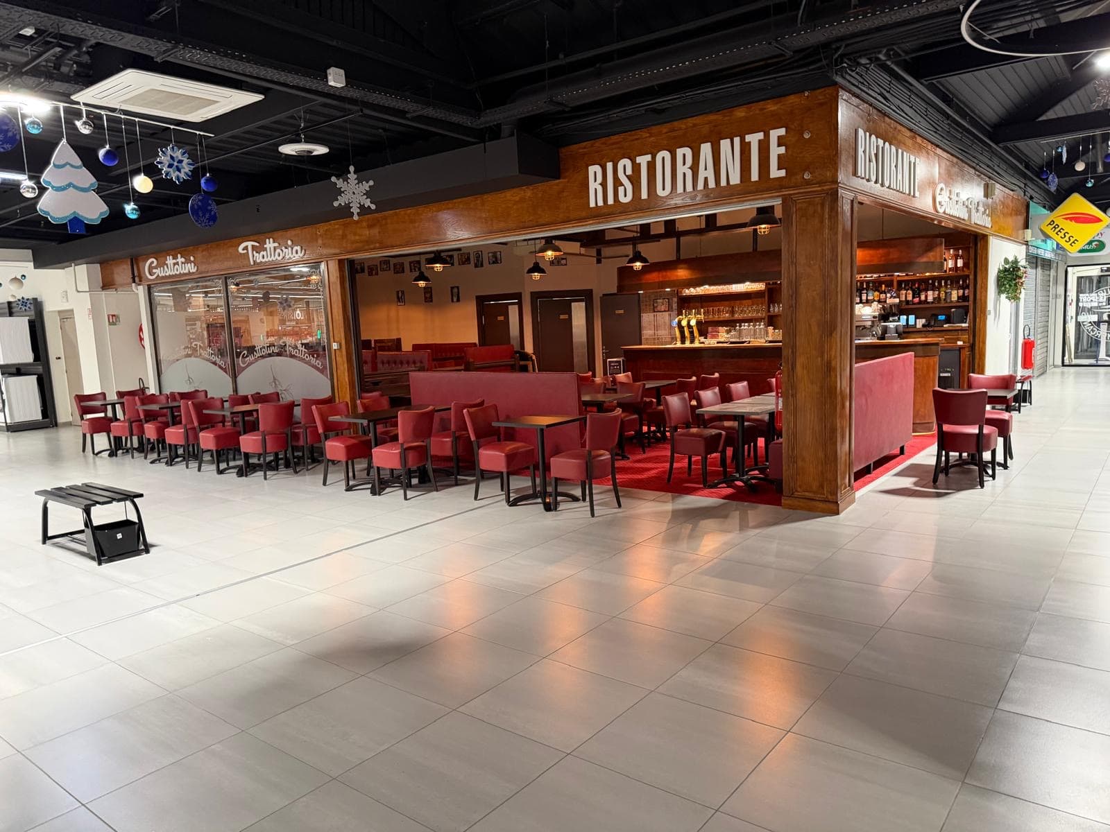Gustotini Trattoria, au cœur de la galerie, pour une experience unique.