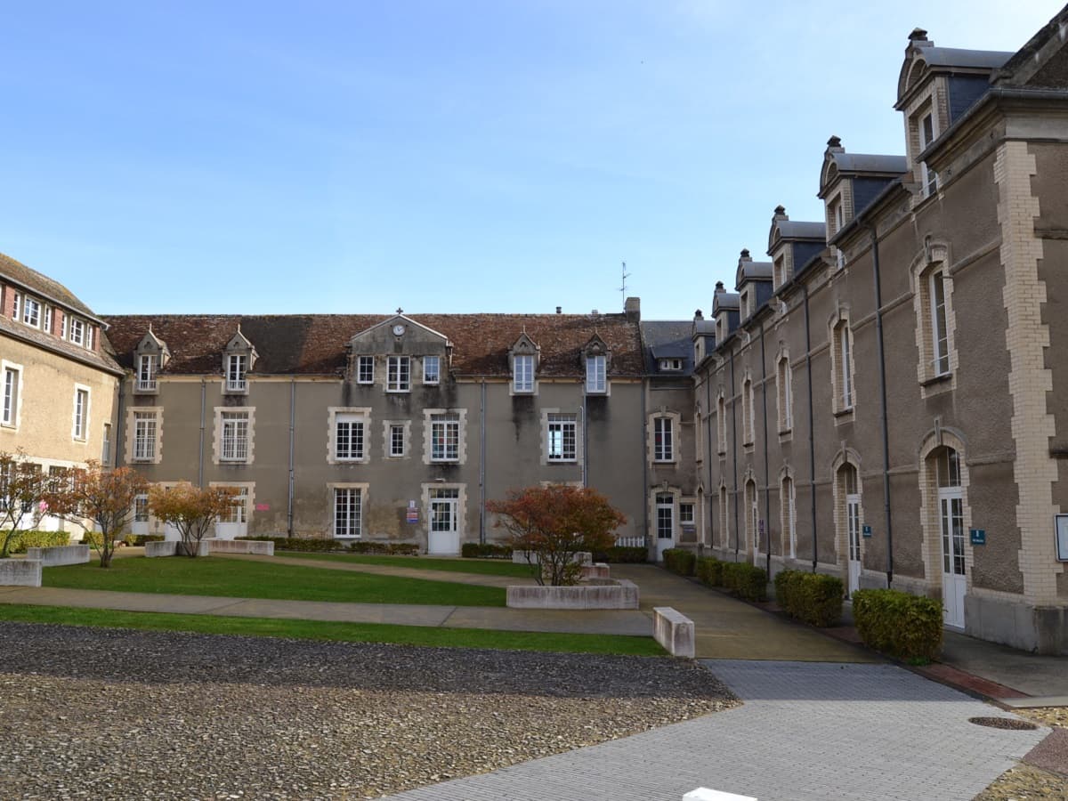 Accueil Notre Dame - cour