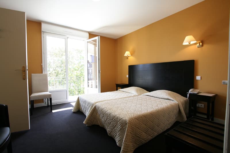 Pontorson-Hôtel-Ariane-5