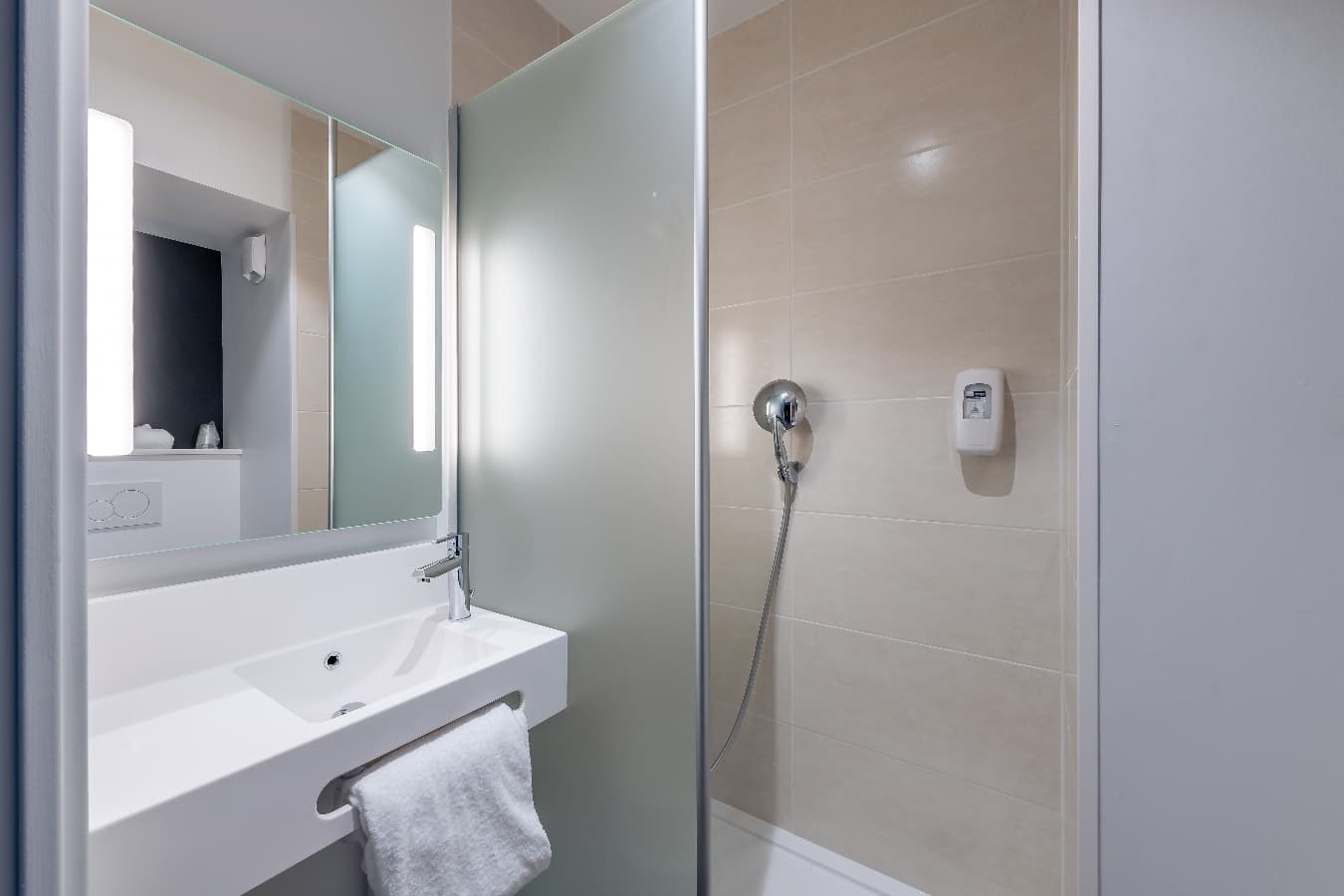 B&B Hôtels Ouistreham Salle d'eau