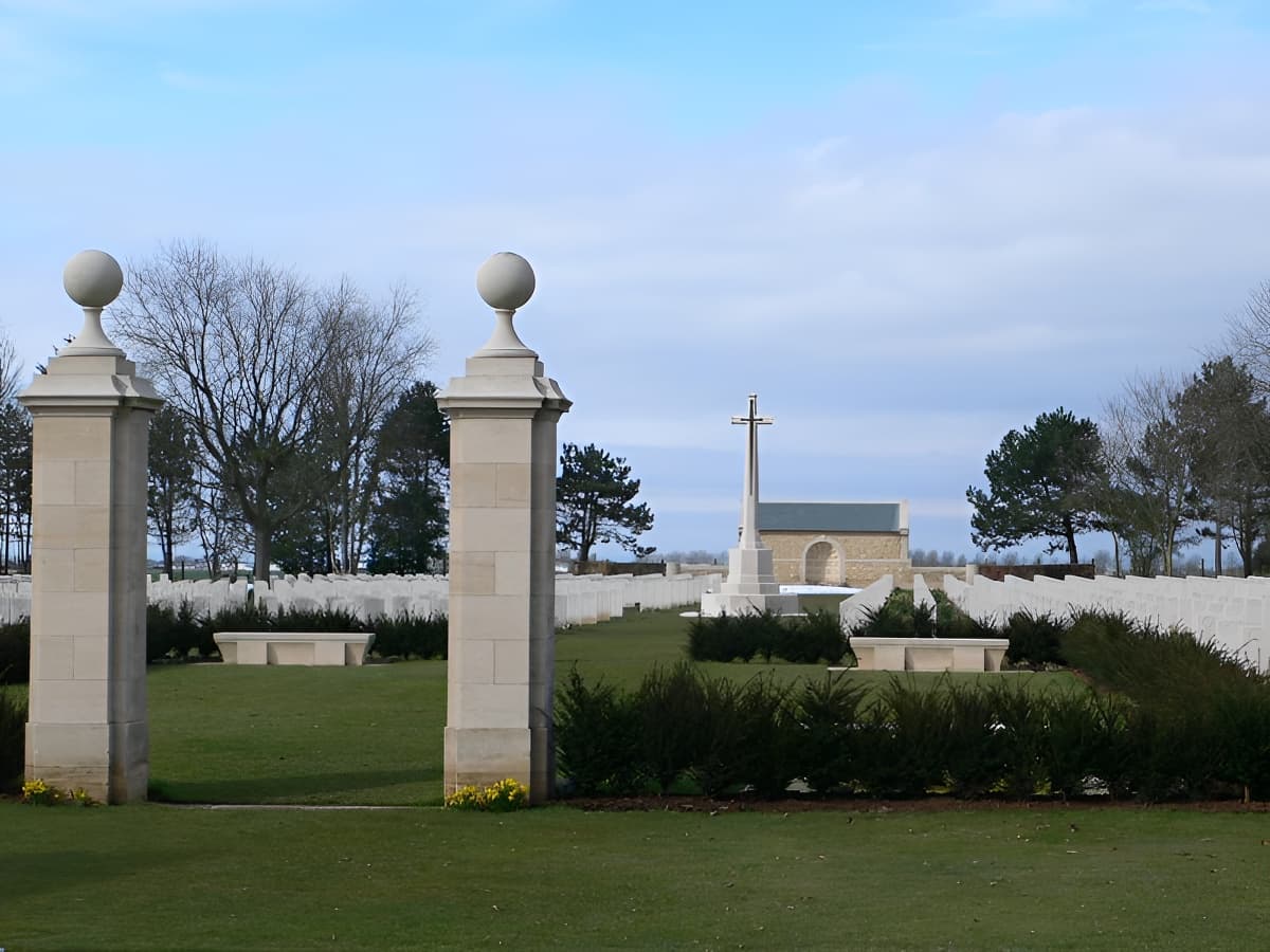 Cimetière militaire canadien de Bény sur Mer