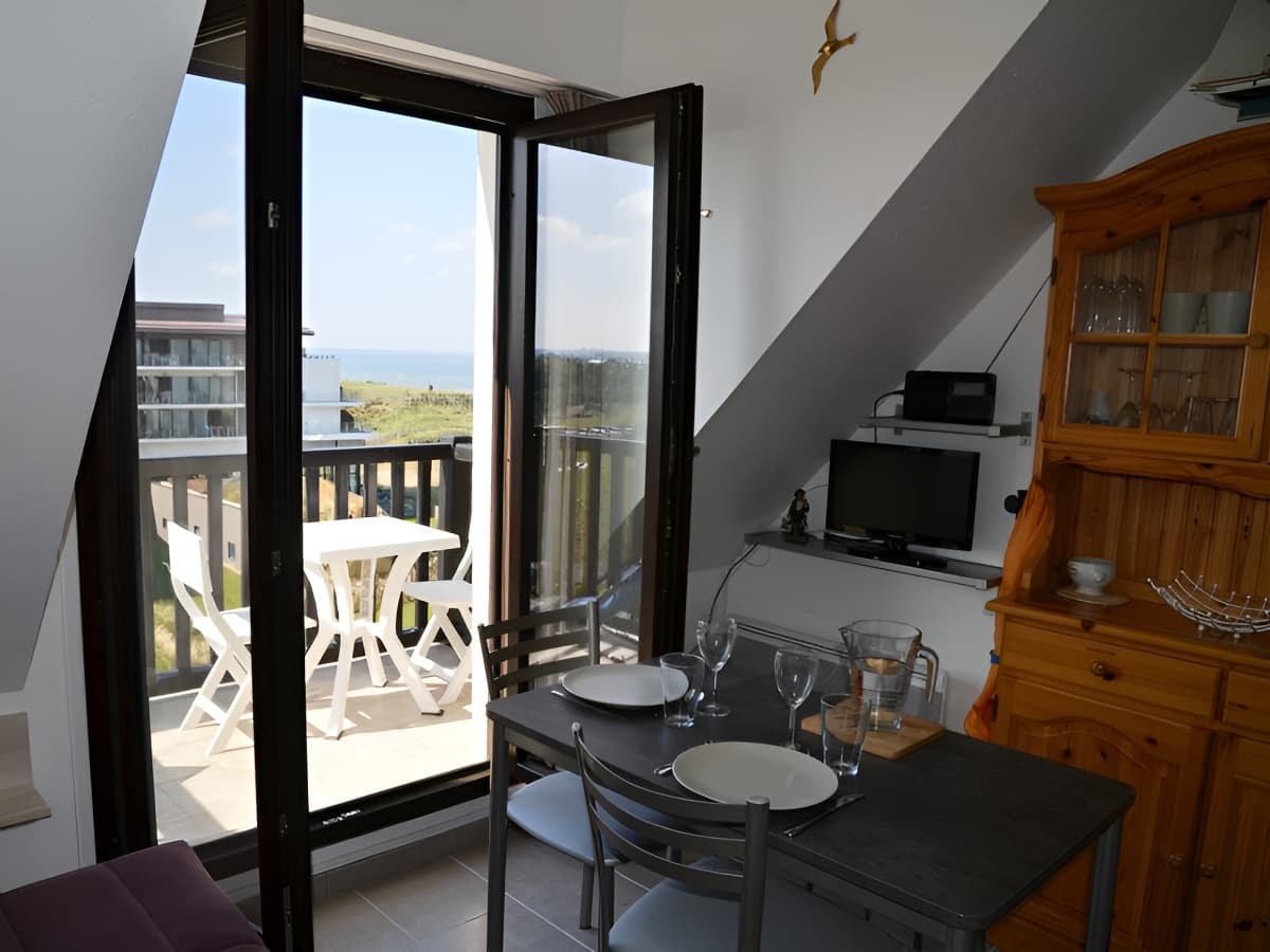 Le salon donnant vue mer