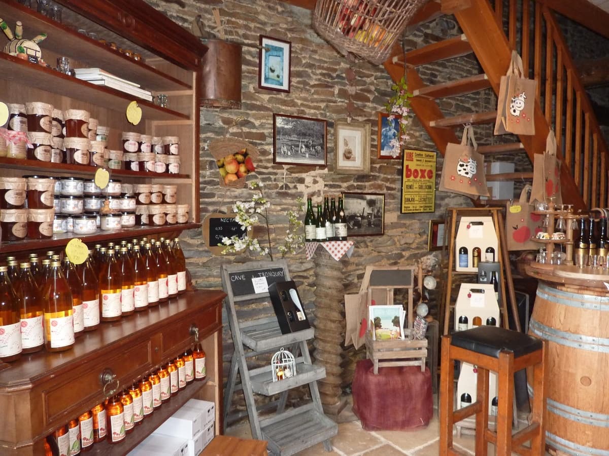 Boutique-Cave-du-Tronquay-2