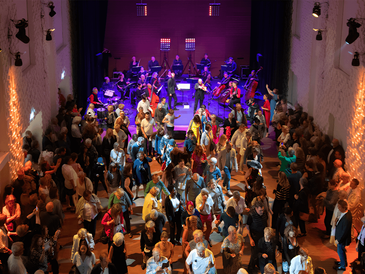 Soirée dansante dans la Chapelle des Franciscaines