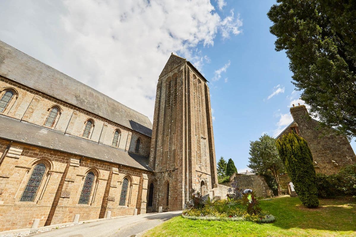 Collégiale Mortain 2