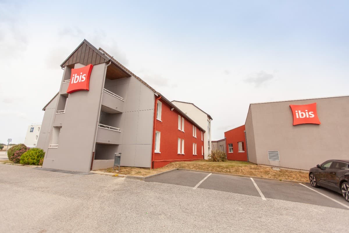 cherbourg-hôtel-ibis-façade-12