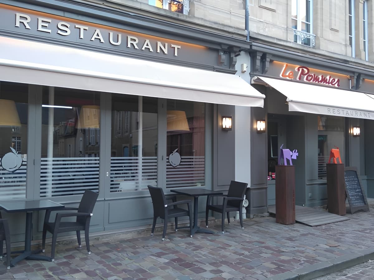Facade restaurant le Pommier