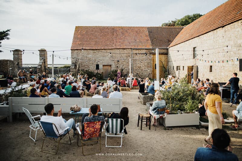 Ferme de Renouville cour