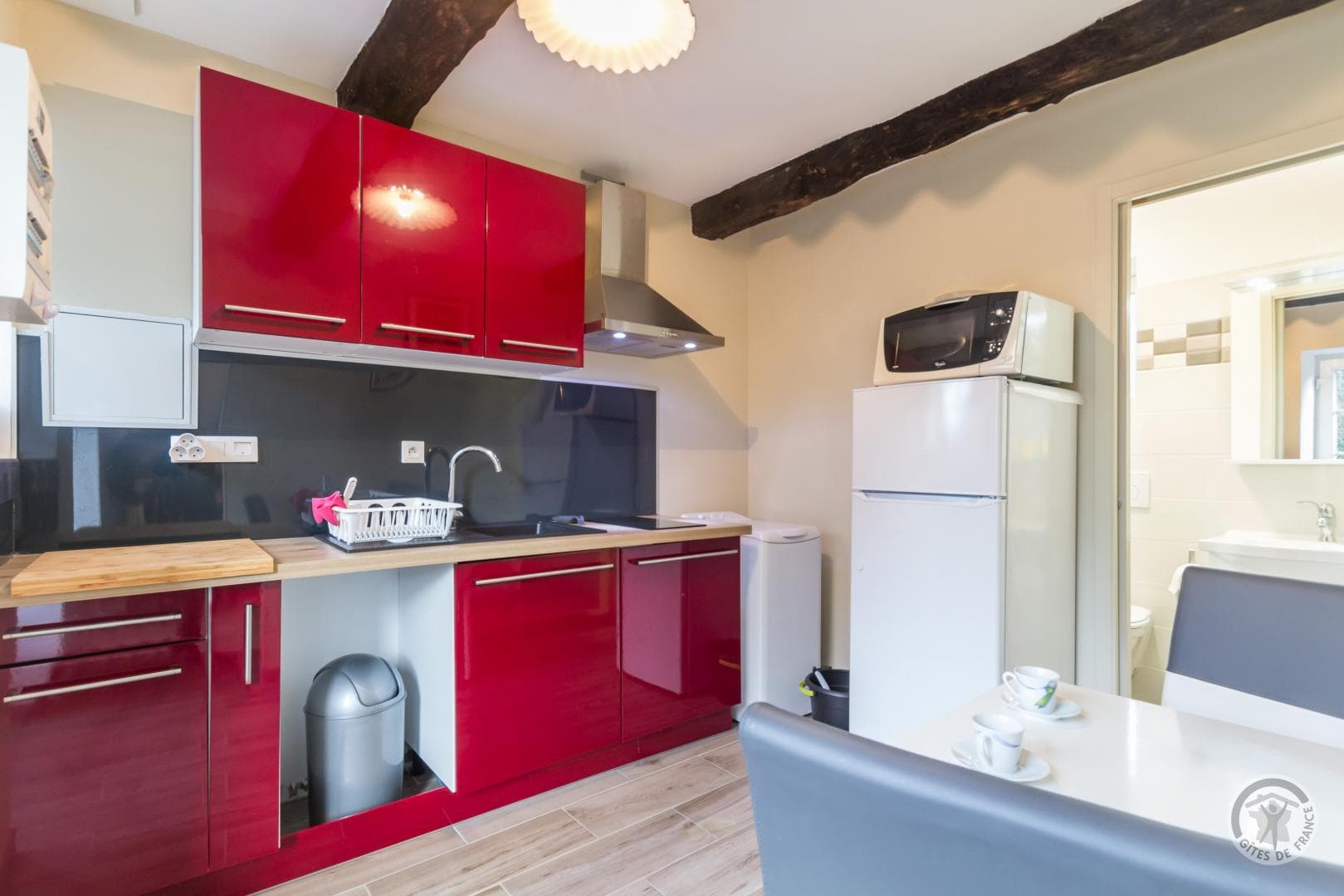 La petite maison dans les pommiers