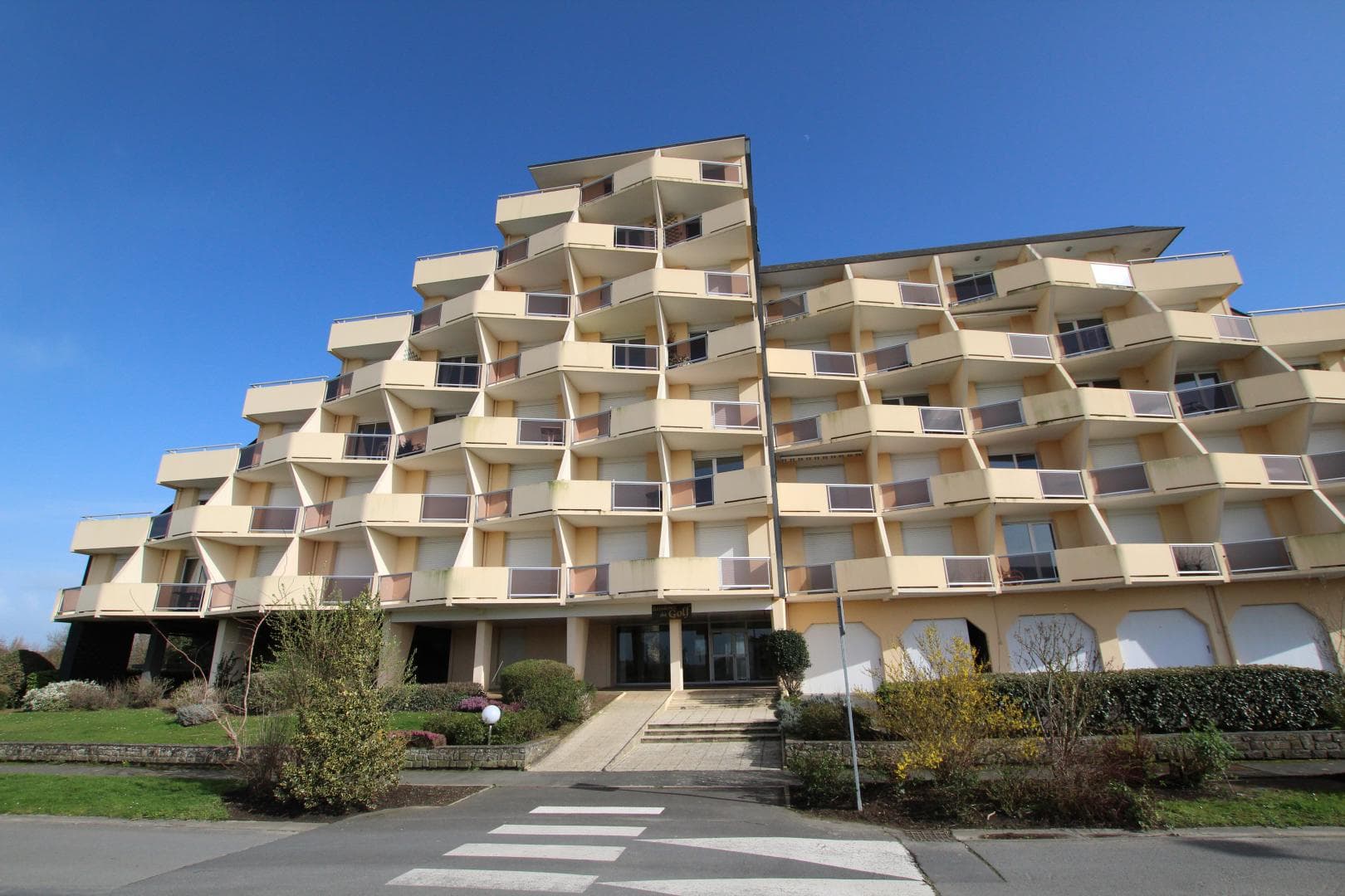 Les Embruns