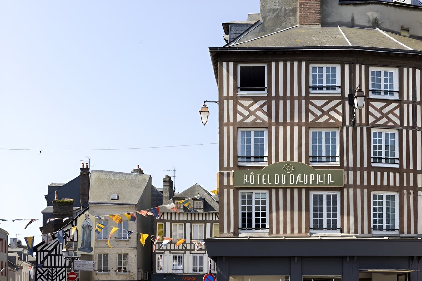 Hôtel Du Dauphin_web