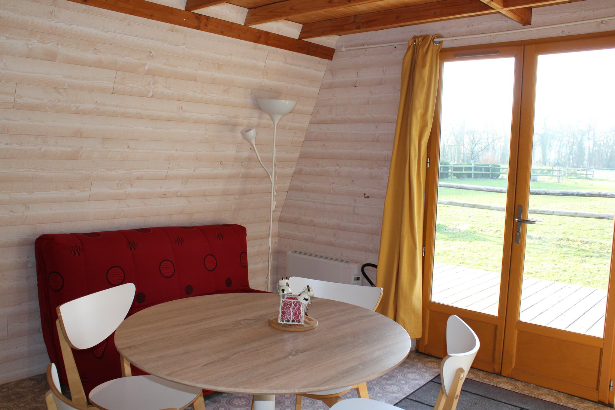 LODGE SALON