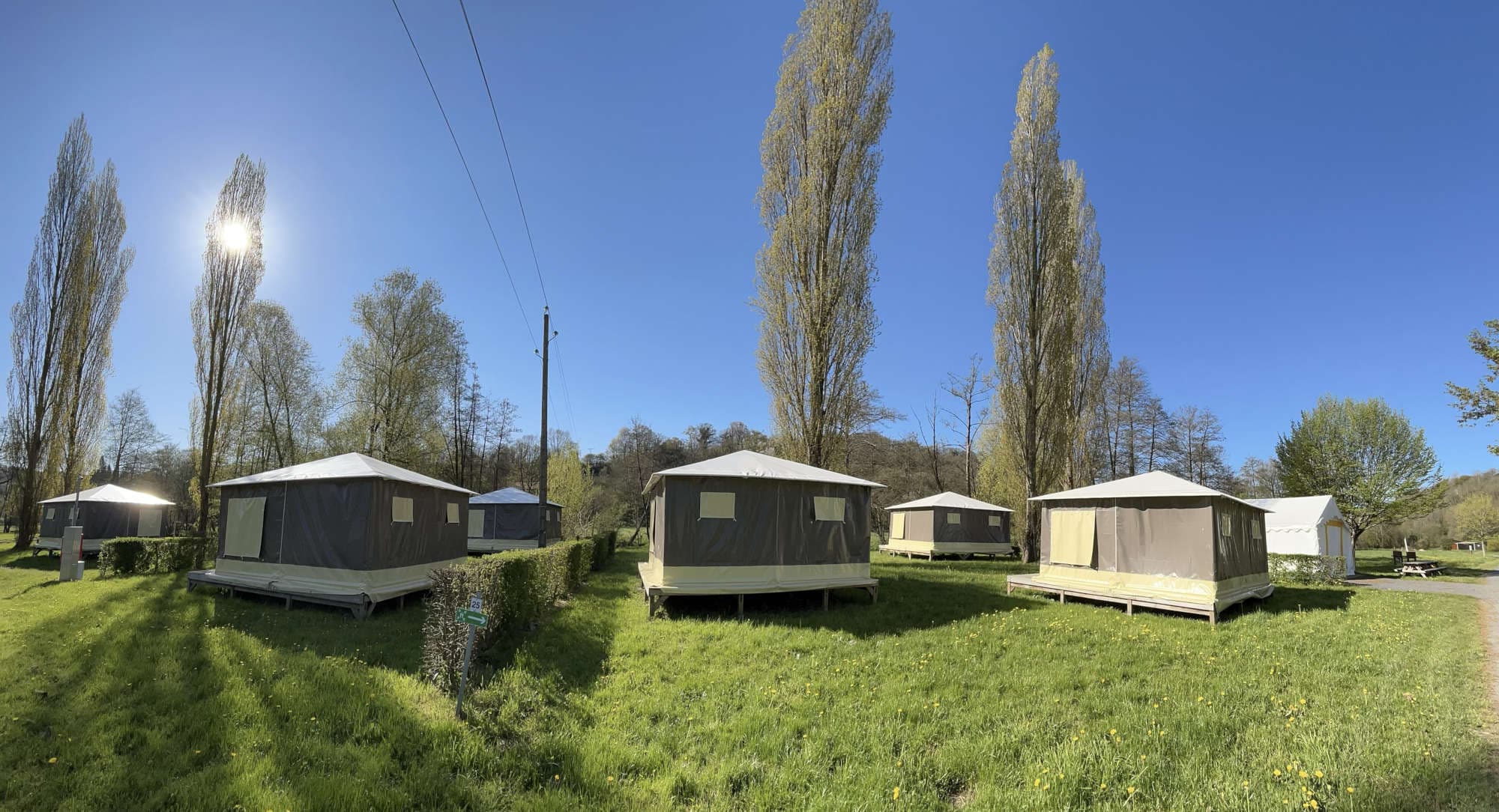 Villages de bungalows toilés