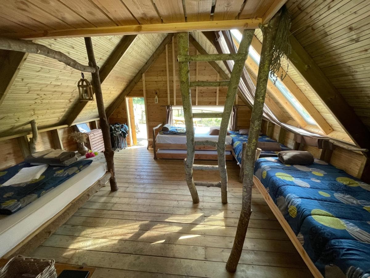 Intérieur d'une cabane