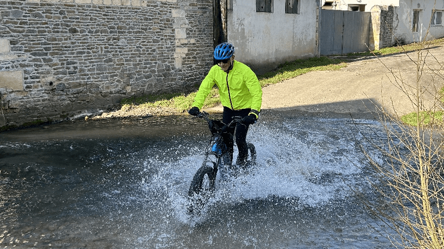 Trott'in Caen Franchissement d'une rivière