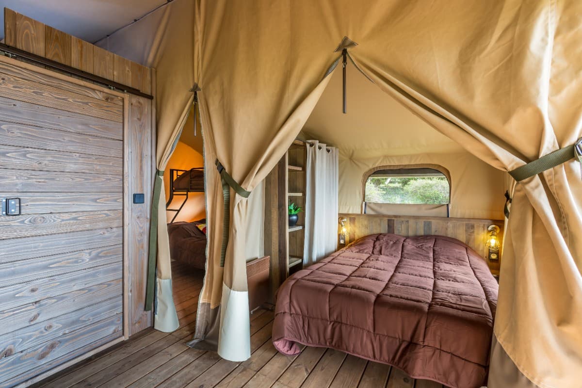 Intérieur chambre parentale lodge