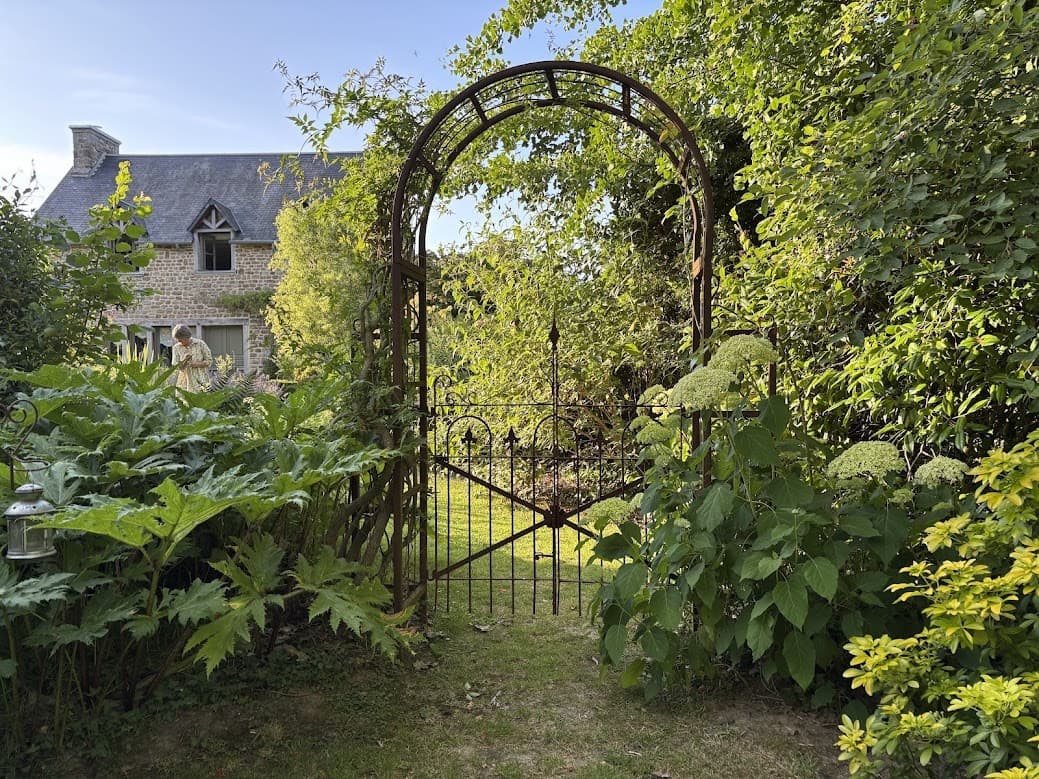Isigny-le-Buat_Jardin_du_Cassel1