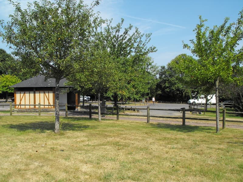 Le-teilleul-aire-camping-car (1)
