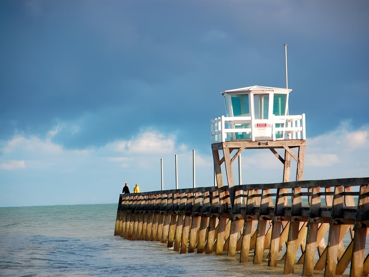 Digue de Luc sur mer