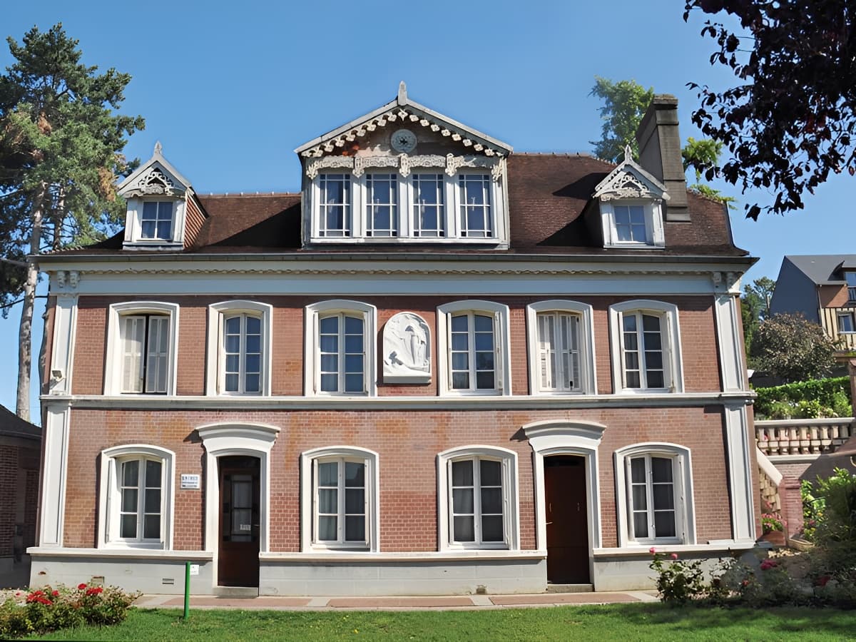 Maison des Buissonnets - Sainte Therese de Lisieux