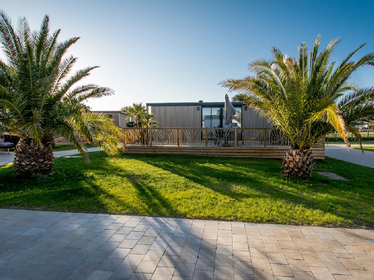 M&V Resort-Eos