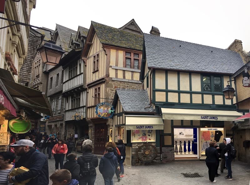 Mont-saint-michel-les-lutins