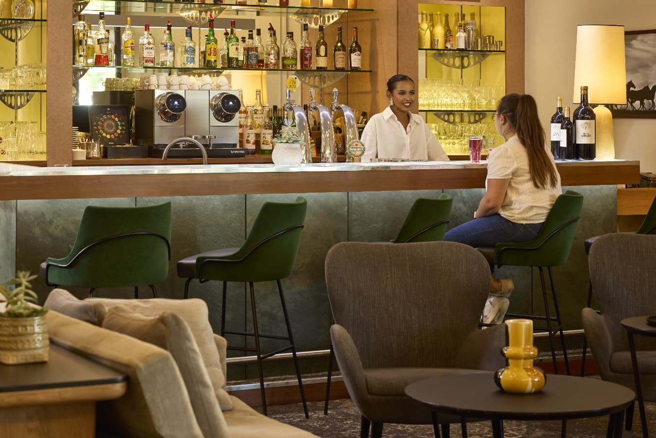 BAR HOTEL