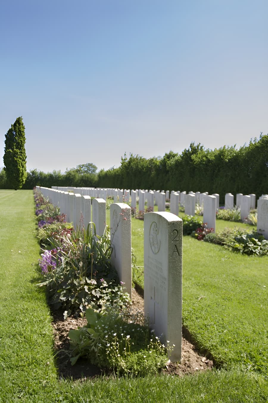 Tombes cimetiere St Charles de Percy