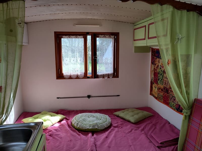 Chambre de la roulotte Pivoine