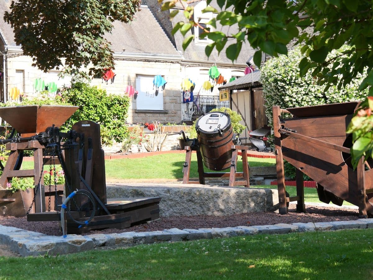 Pontorson_Jardin_des_Collections4