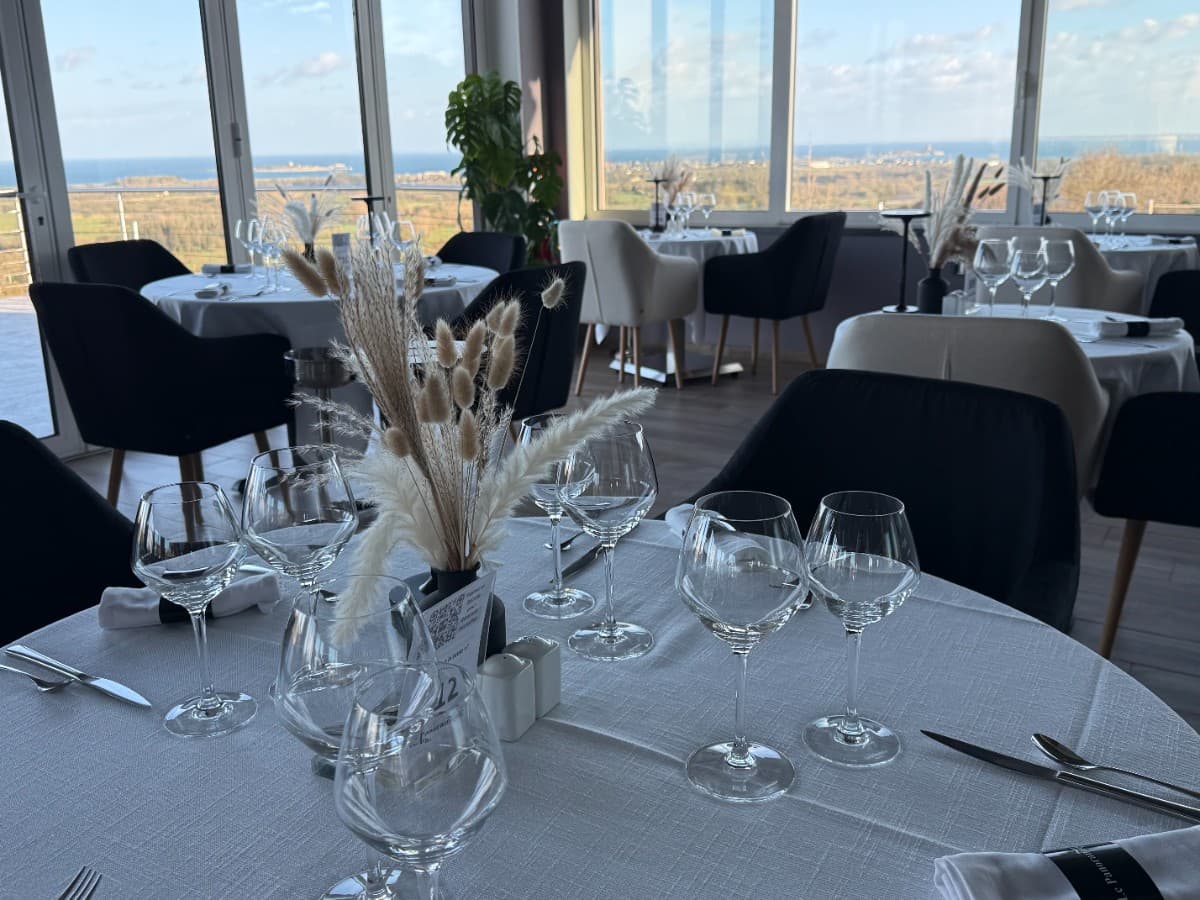 La-pernelle-restaurant-le-panoramique-feron-4