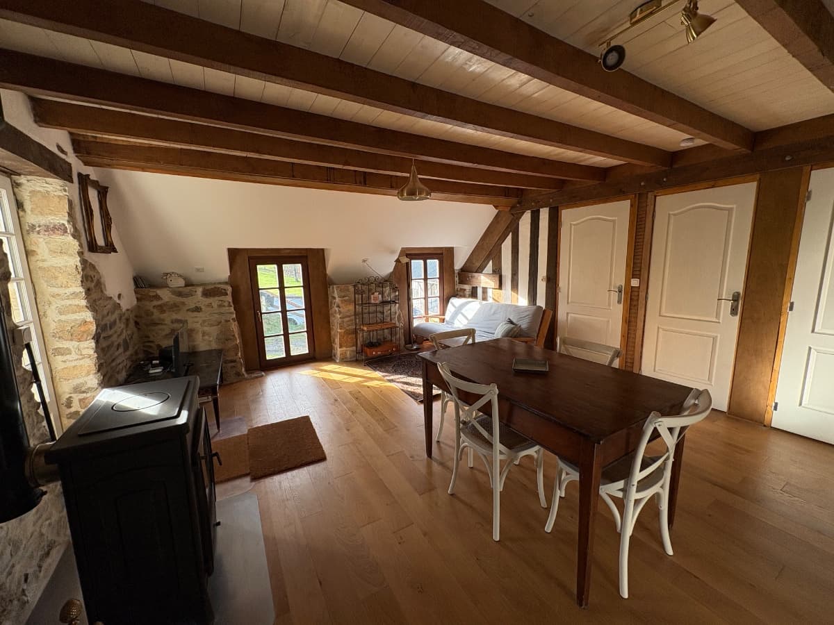 Salon avec cuisine