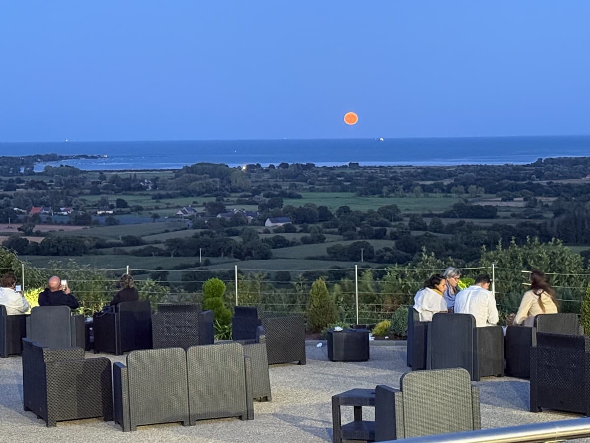 La-pernelle-restaurant-le-panoramique-feron-7