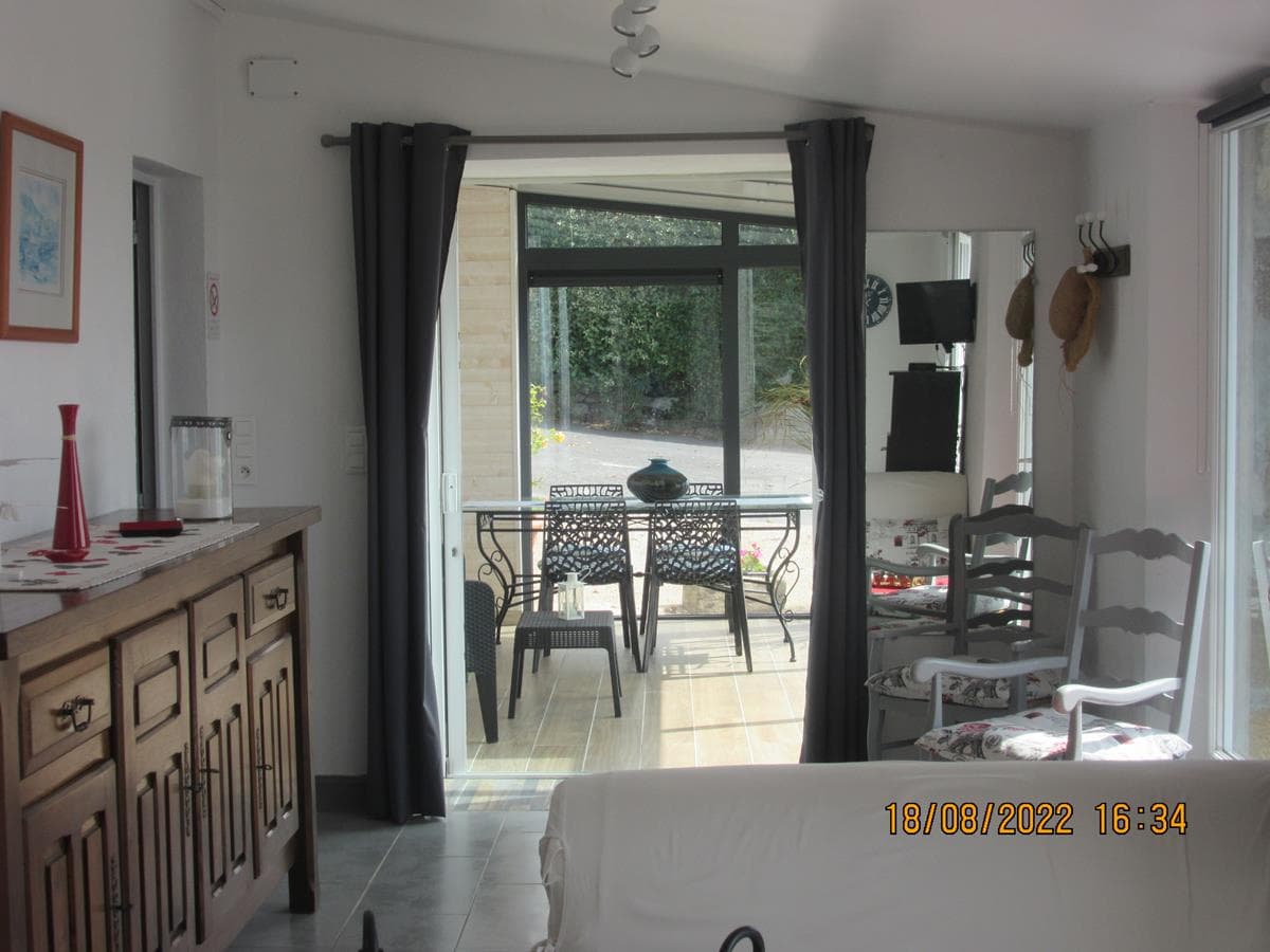 VAUVILLE-MEUBLE BURET-
