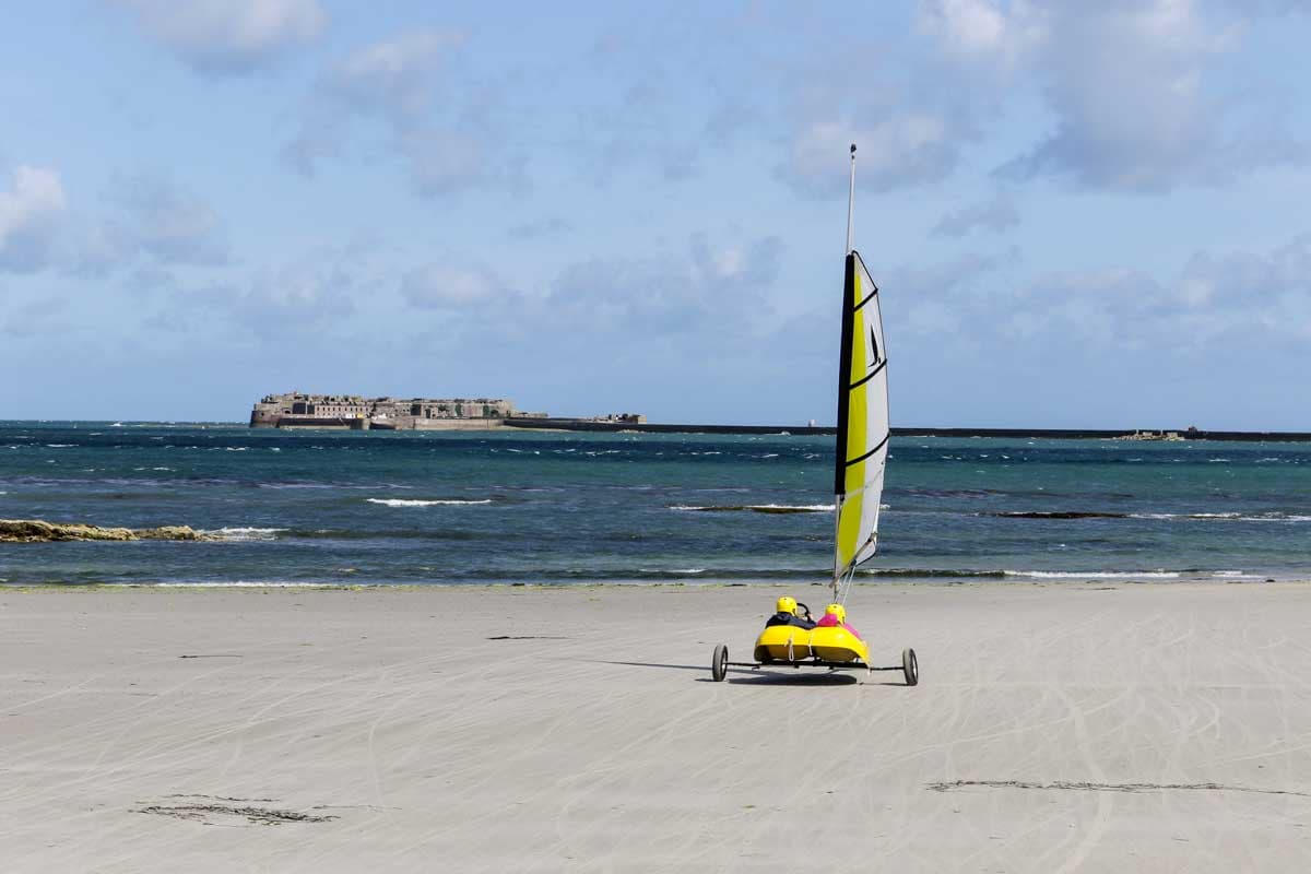 Voile-et-Vent-Tourlaville-char-01