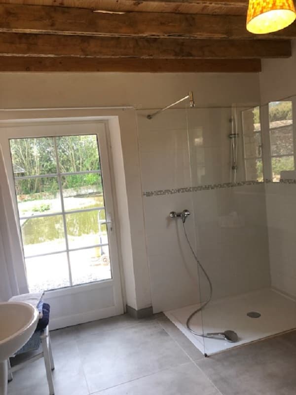 Salle de bain chambre 1
