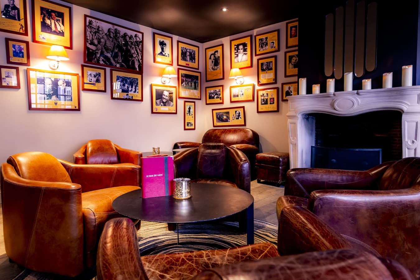 SALON BAR