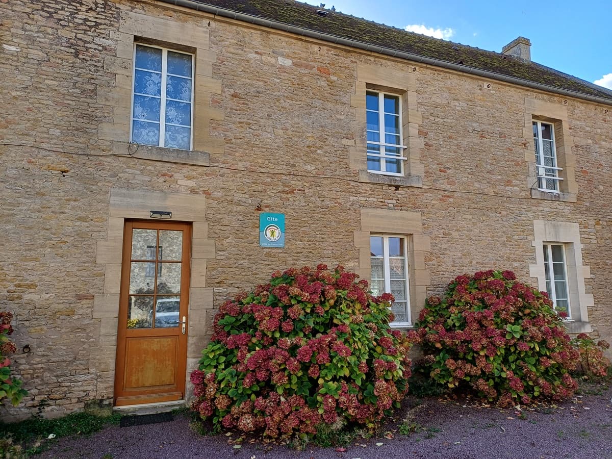 bardelle-gite-entree-exterieur
