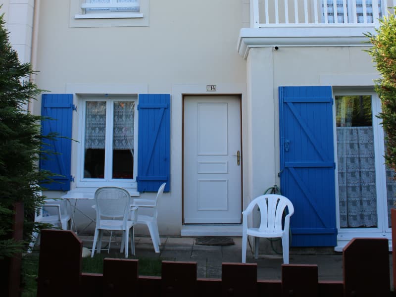Le petit jardin, face au parc de l'Aquilon