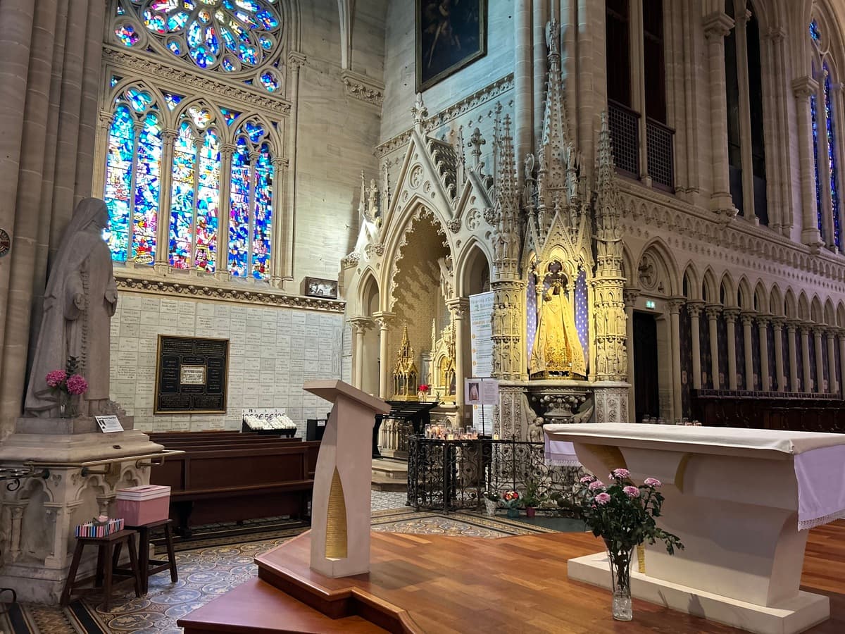 basilique-notre-dame-douvres-interieur