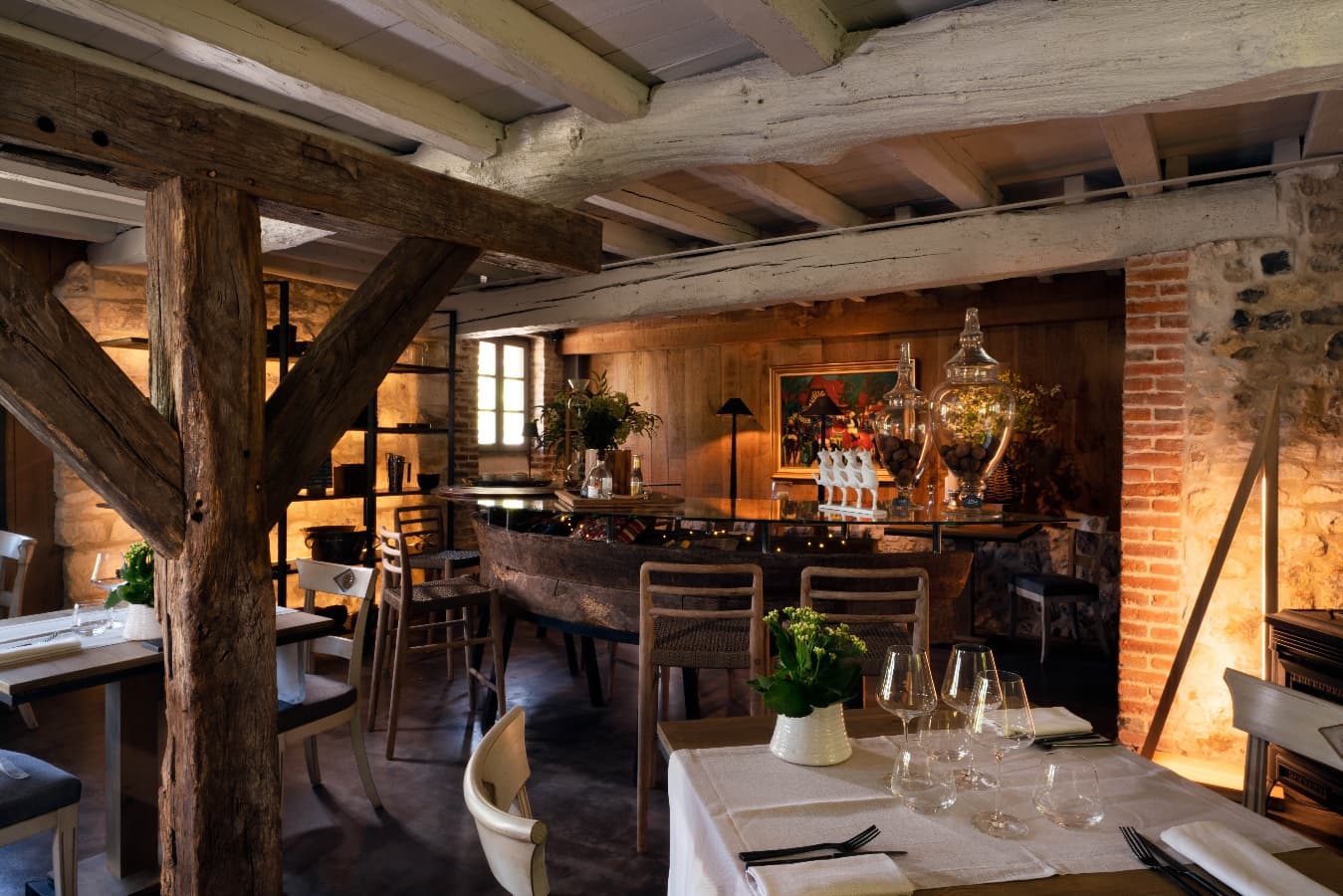 Salle de restaurant et boutique