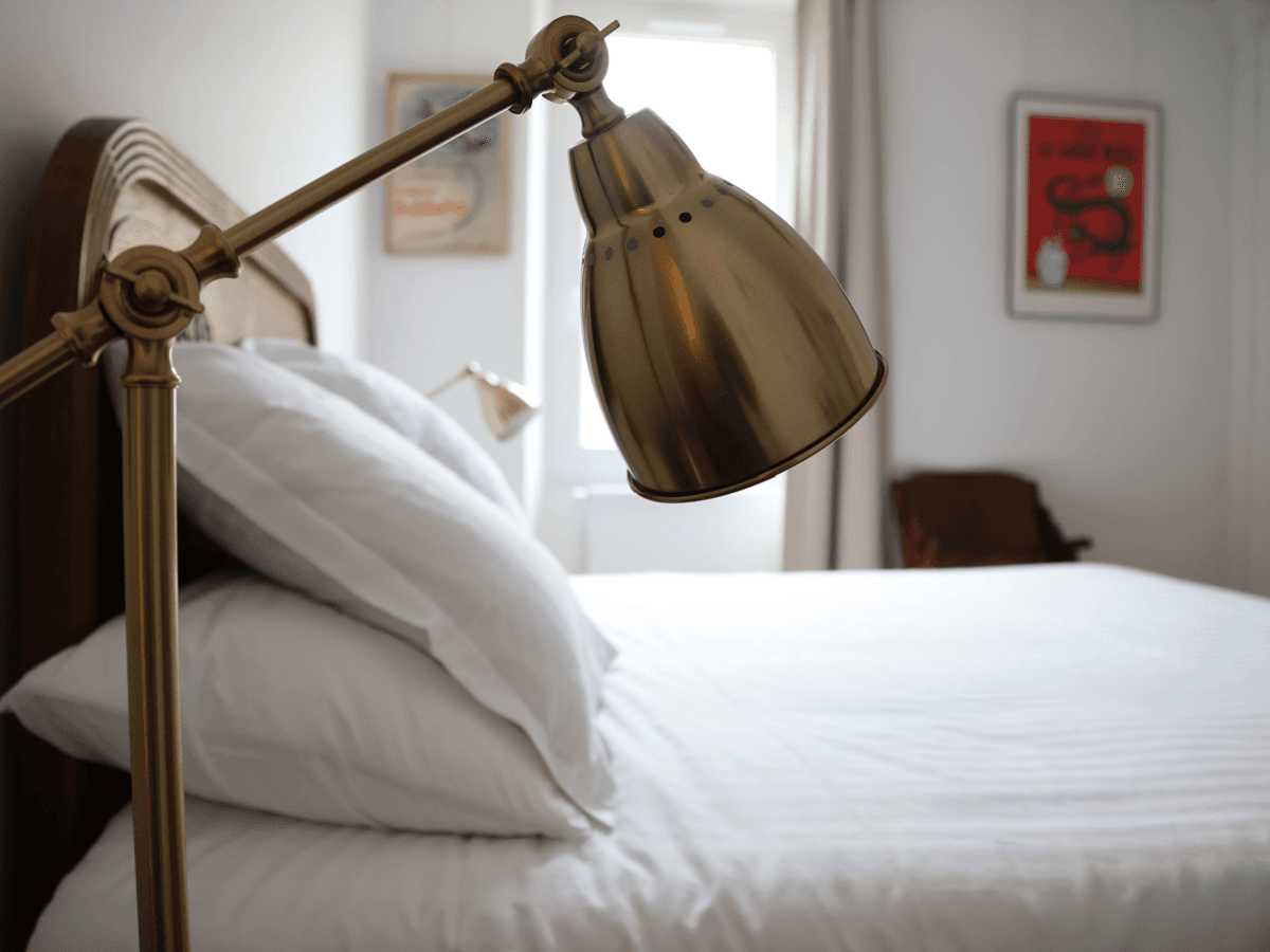 chambre-40-villa-juno-lampe