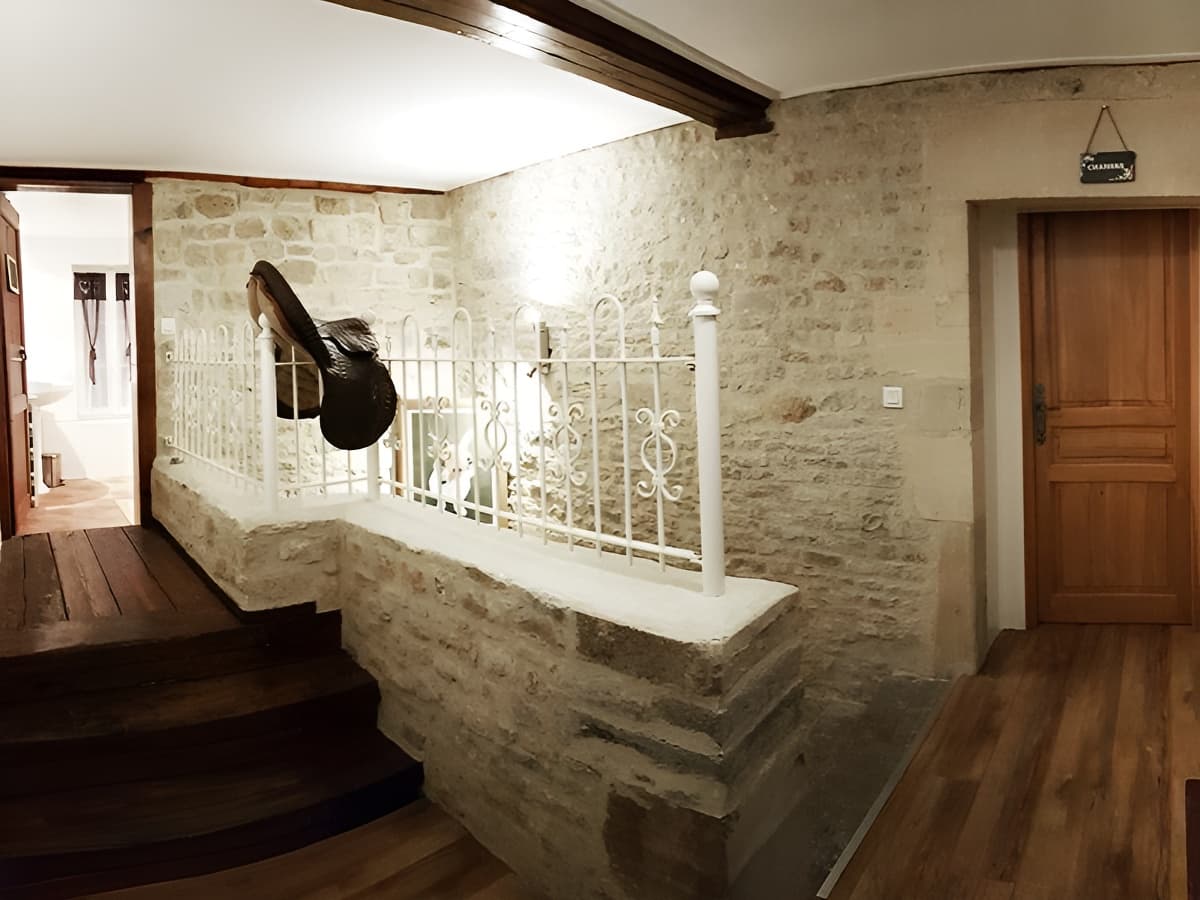 chambre-bocage-normandie-couloir-salle-eau