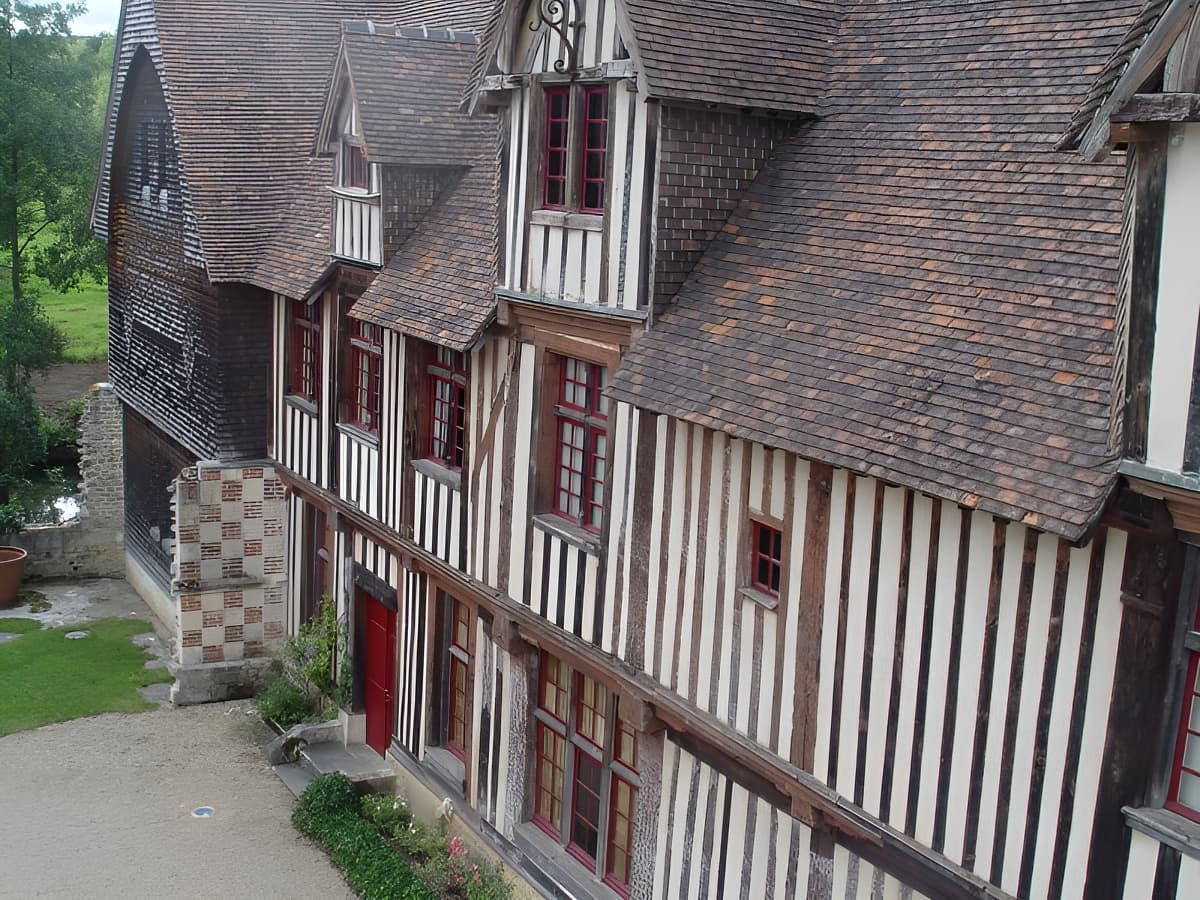 château St-Germain-de-Livet